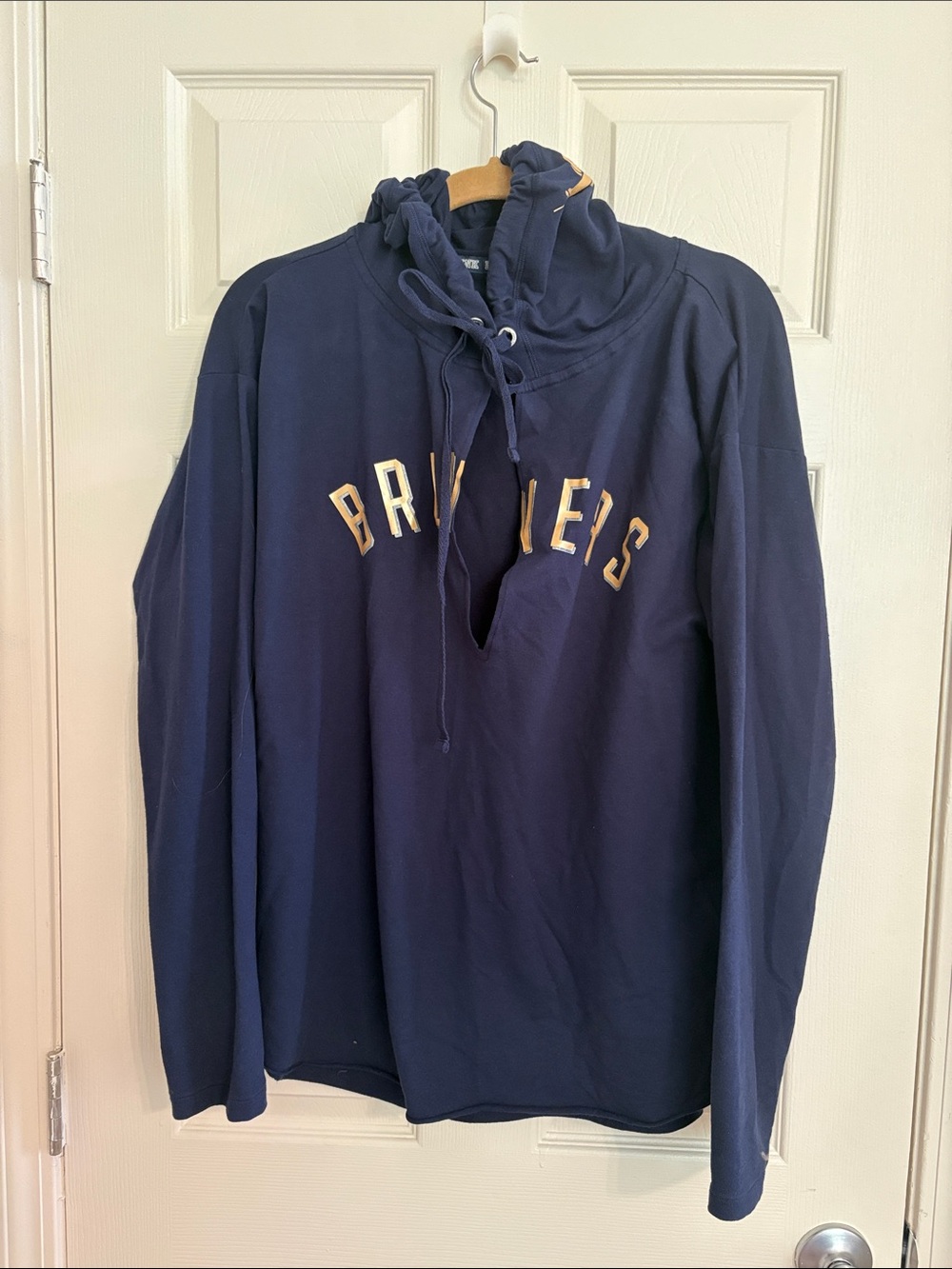 PINK Victoria's Secret Milwaukee Brewers V-neck Pullover tshirt 5th & Ocean Hood